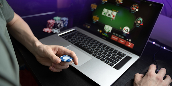 Покер онлайн: стратегія, емоції та виграші в онлайн світі.